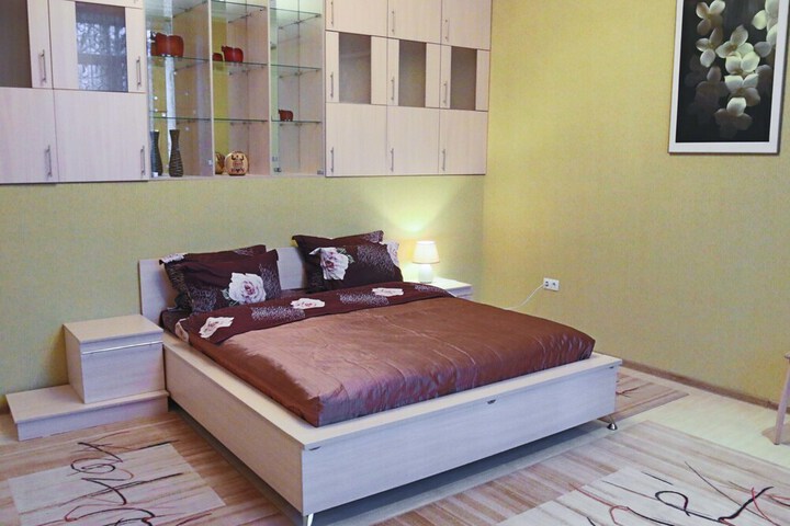 Room 6 of 37