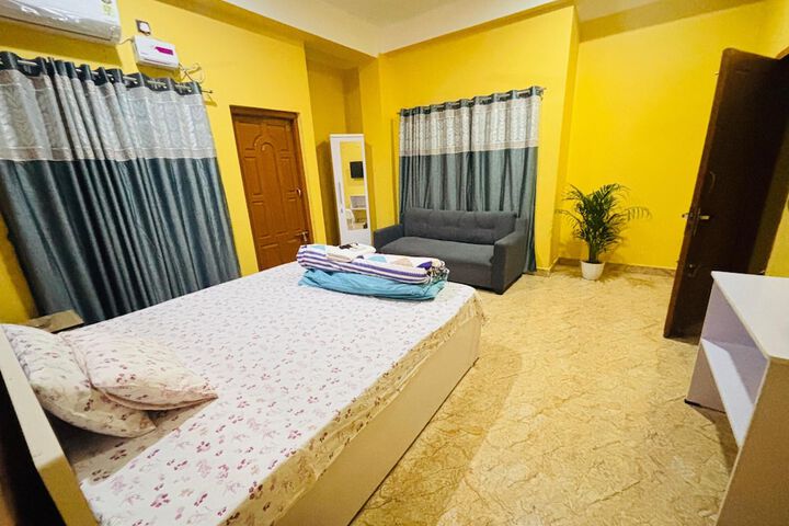 Room 15 of 19