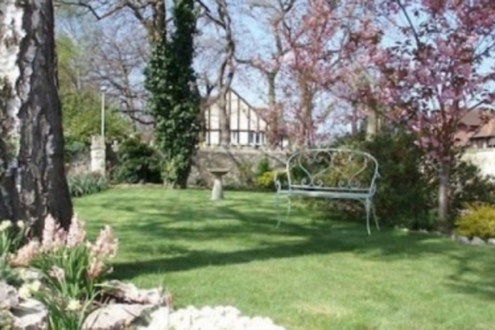 ELLINGHAM HOUSE