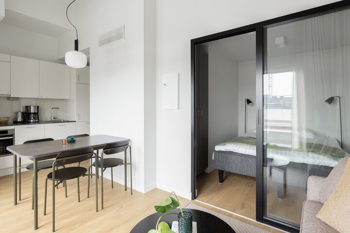 Room 52 of 173