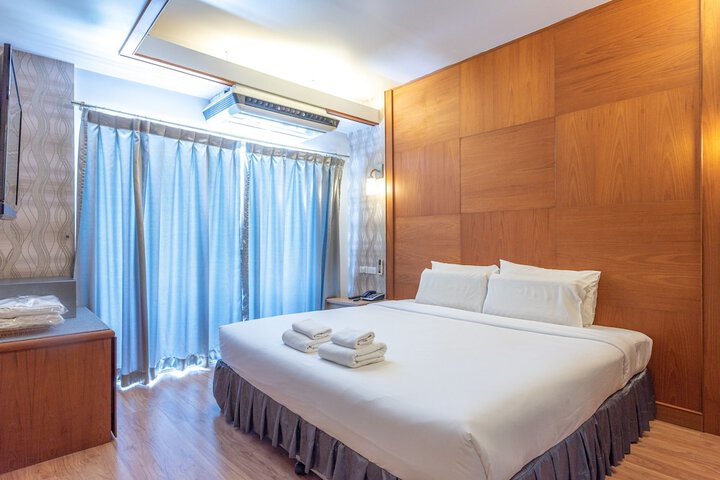 Room 9 of 62