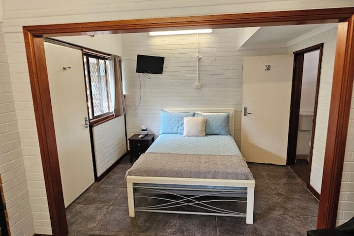 Room 8 of 48