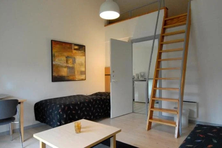 Room 4 of 23