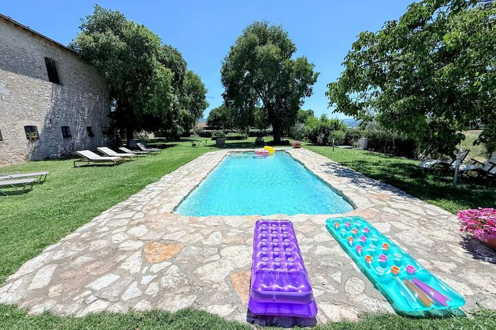 Pool 52 of 83