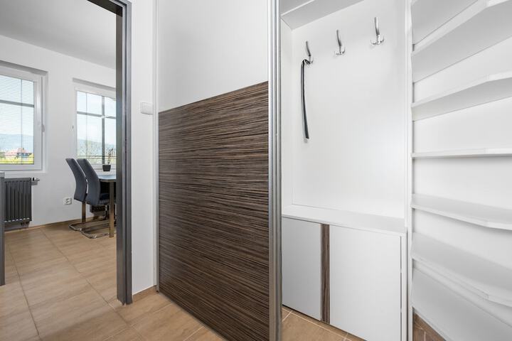 Room 50 of 96