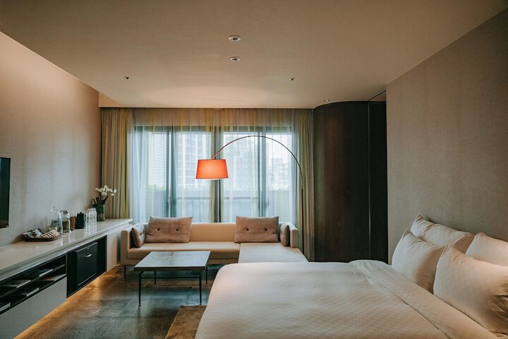 Room 27 of 73