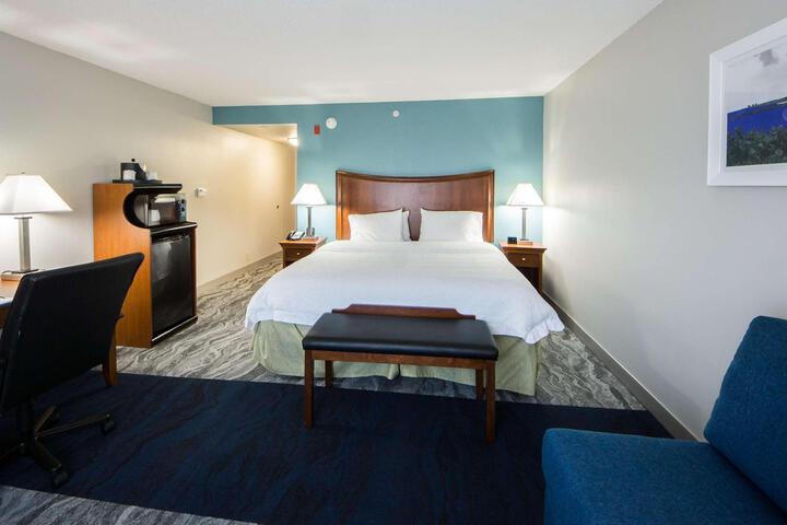 1 King Bed (19 of 20)
