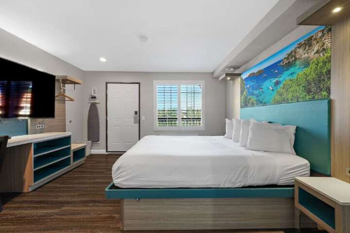 Room 15 of 34
