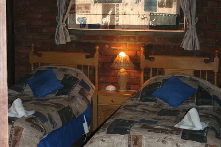 Room 2 of 39