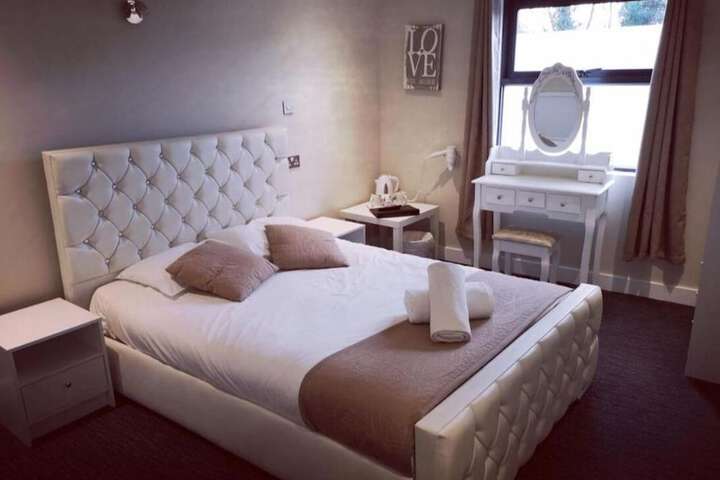 The R Inn Hotel