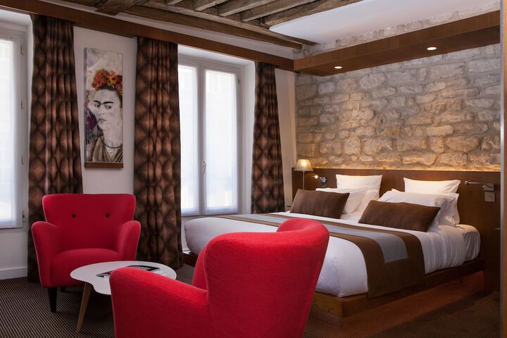 Room 4 of 44