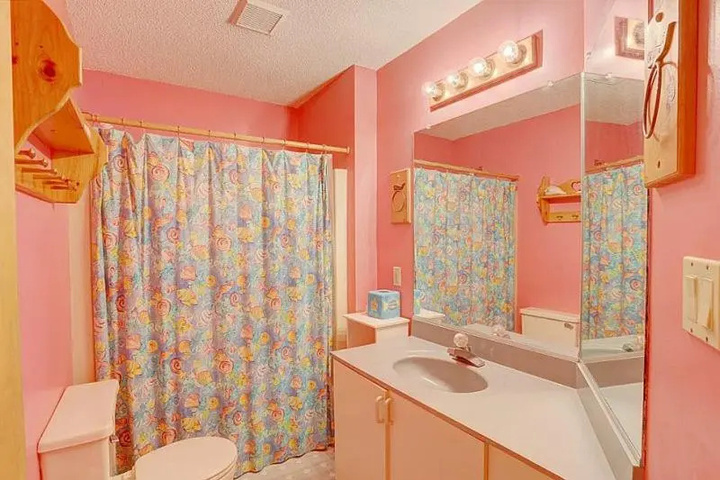 Room 9 of 21
