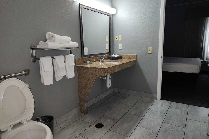 Room 17 of 26