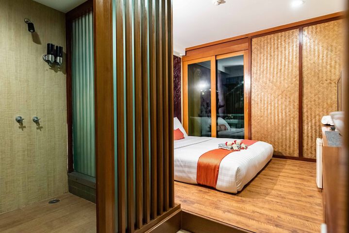 Room 5 of 62