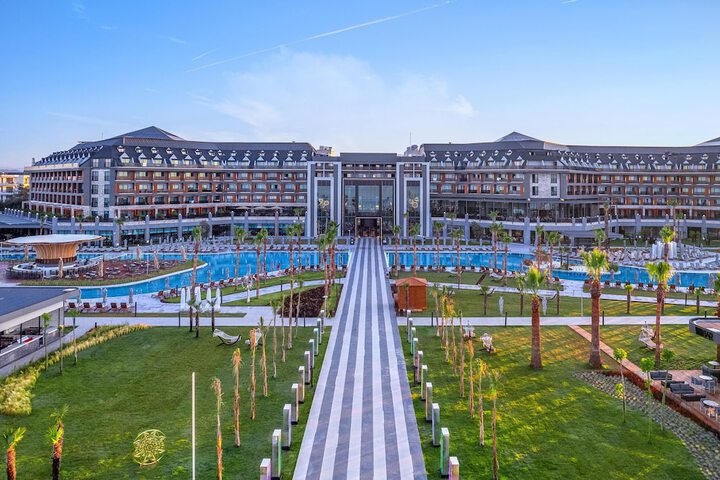 Hotel Exterior 59 of 62