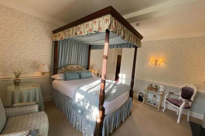Room 2 of 41