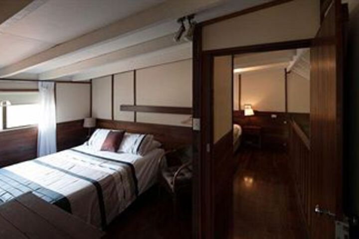 Room 8 of 15