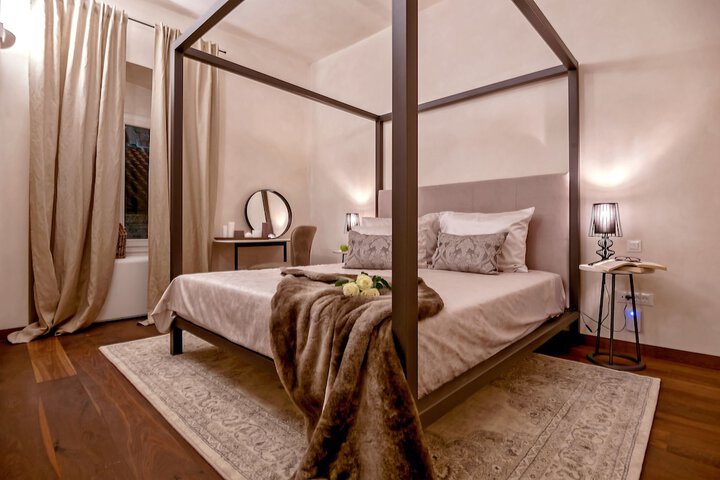 Room 4 of 89