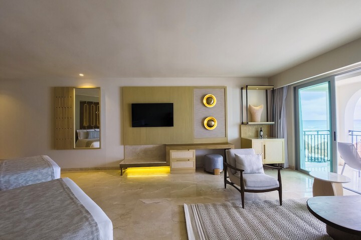 Room 34 of 153