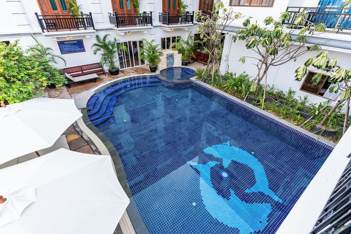 Pool 38 of 53