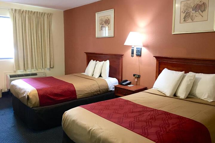2 Double Beds (5 of 11)