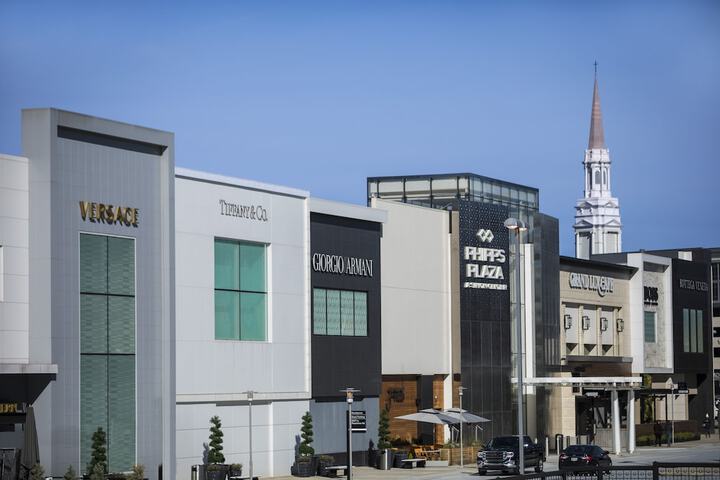 Shopping mall