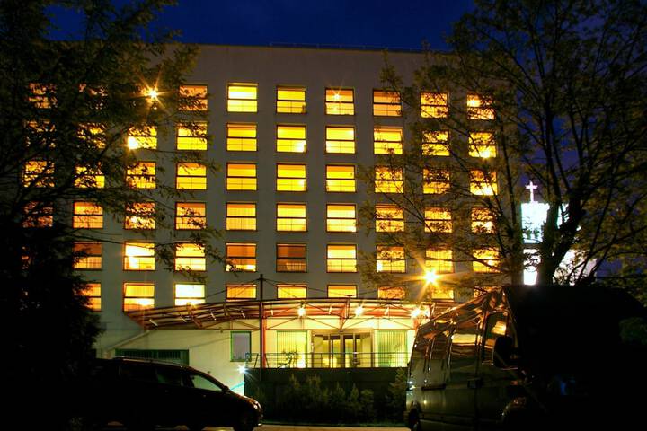 Image of Centre Hotel