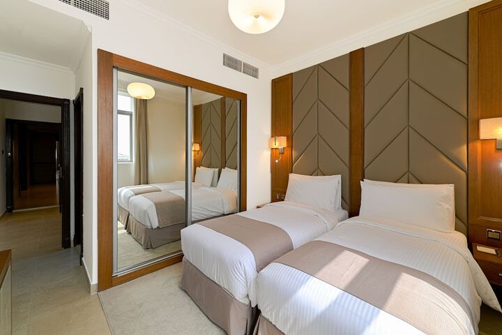 Room 4 of 30