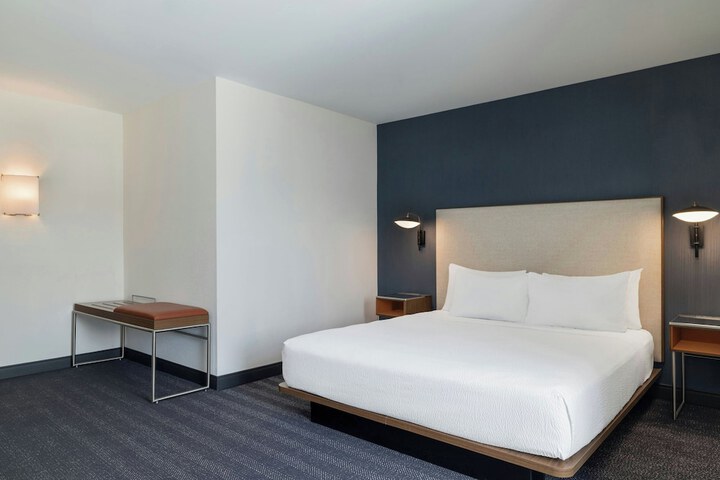 Room 14 of 39