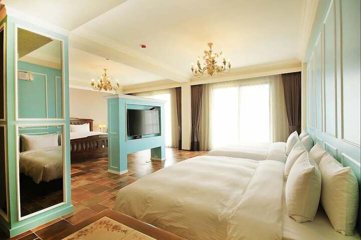 Room 14 of 23