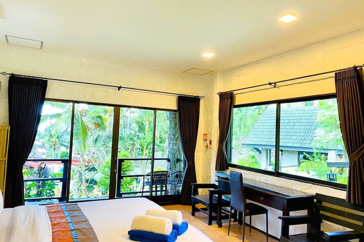 Room 3 of 75