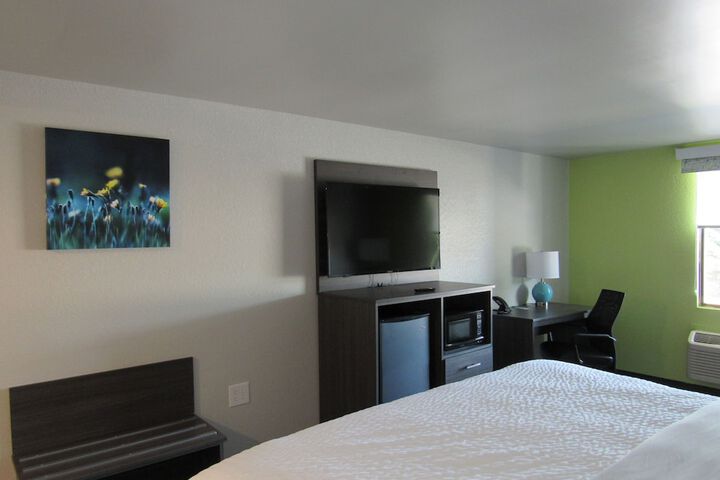 2 Double Beds (12 of 16)