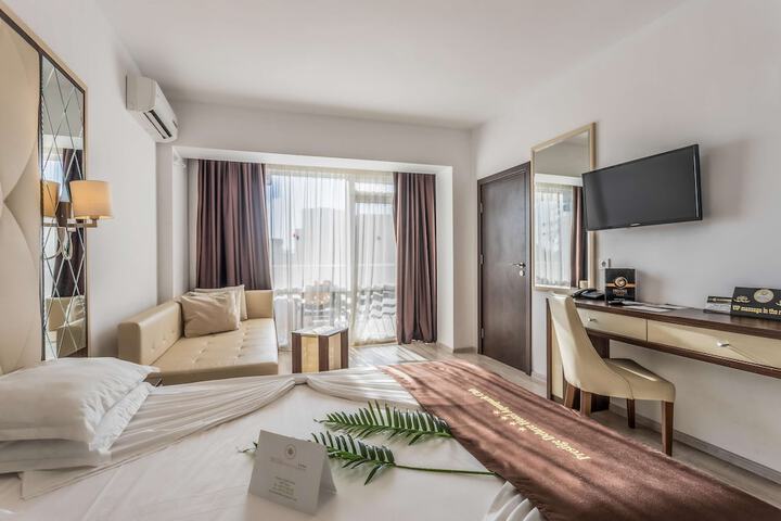Room 46 of 318