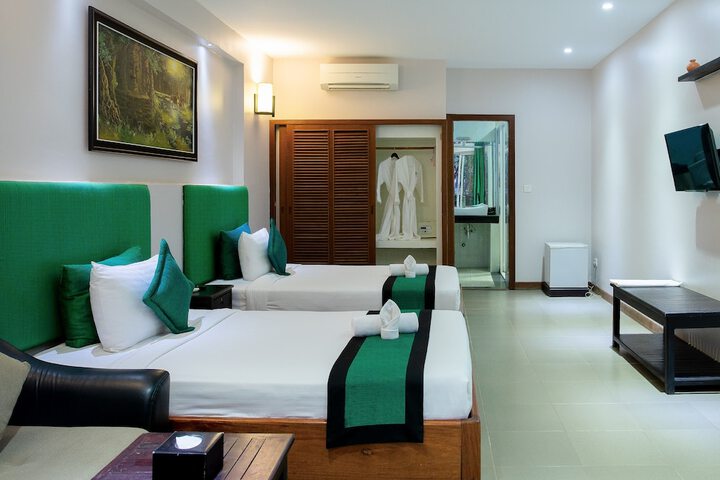 Room 6 of 44