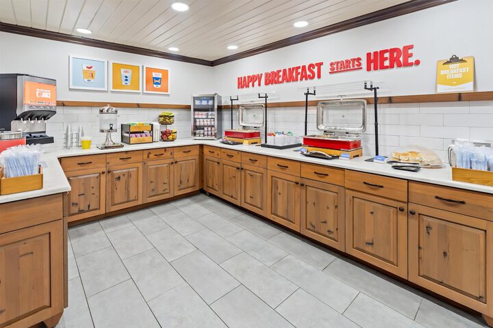 Breakfast/Coffee Service 38 of 45