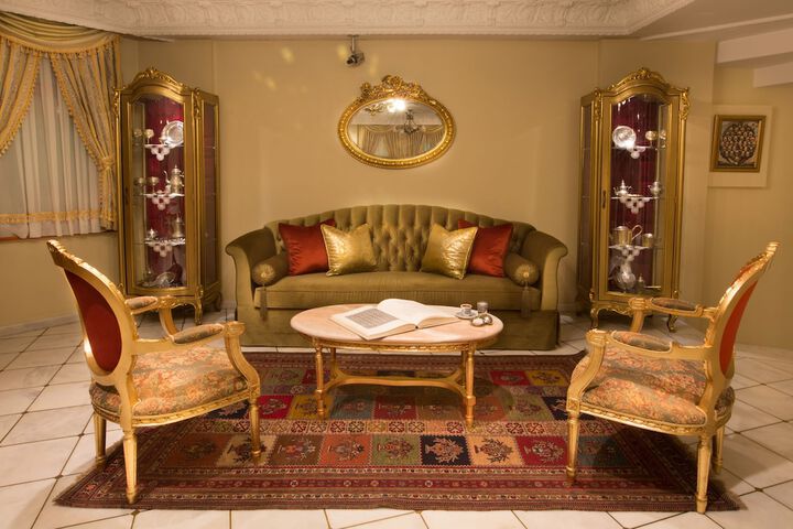 Entrance & Lobby
