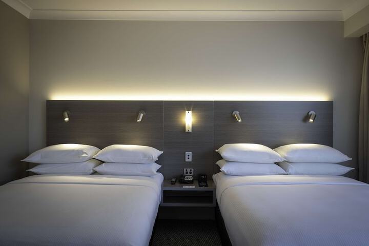 Room 10 of 95