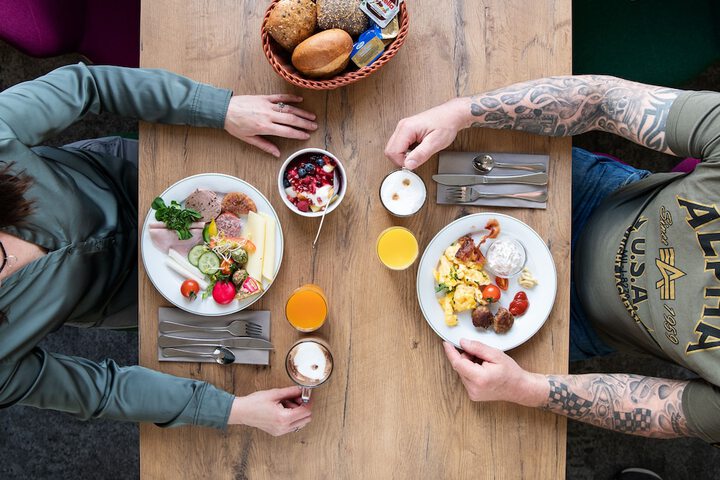 Breakfast/Coffee Service 38 of 52