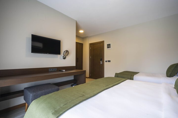 Room 65 of 122
