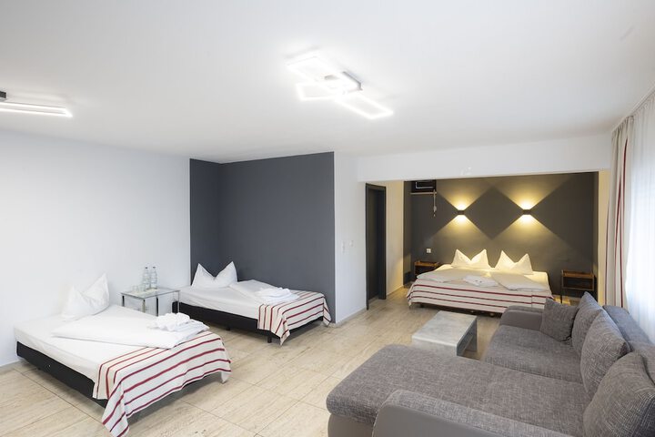 Room 25 of 63