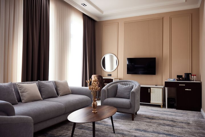 Room 16 of 40