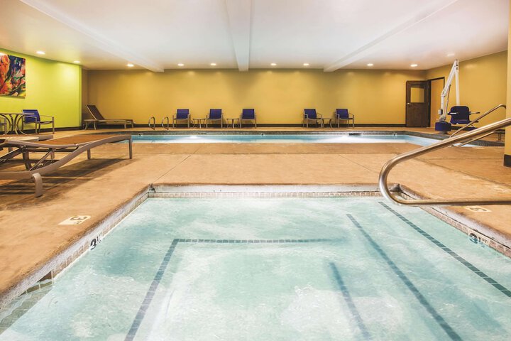 Pool 25 of 34