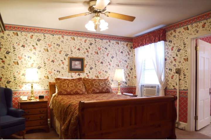 Room 5 of 37