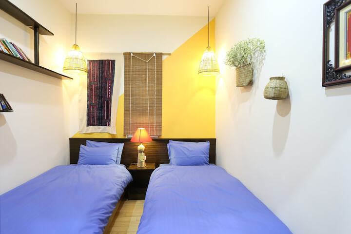 Room 2 of 12