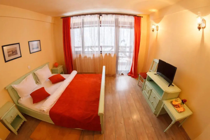 Room 3 of 16
