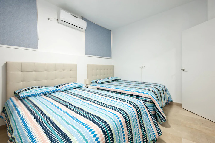 Room 4 of 4