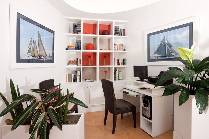 Business Center 120 of 143