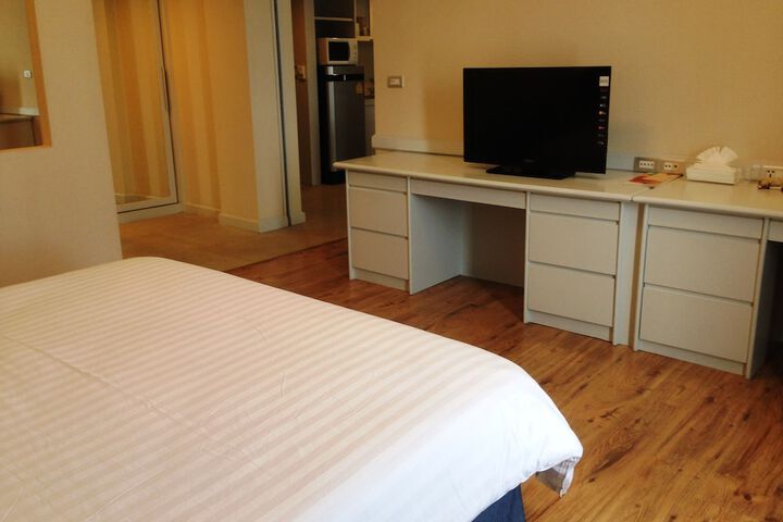 Room 13 of 76