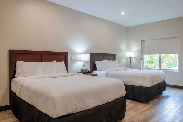 Suite 2 Queen Beds (6 of 21)