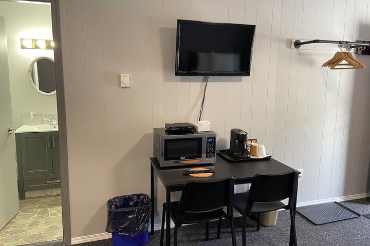 Room 18 of 37
